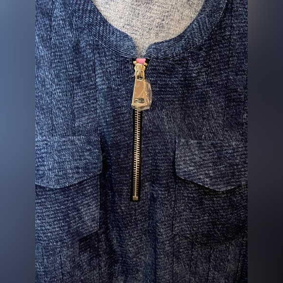 Cocomo Printed To Look Like Denim Top Size PM - Picture 2 of 4